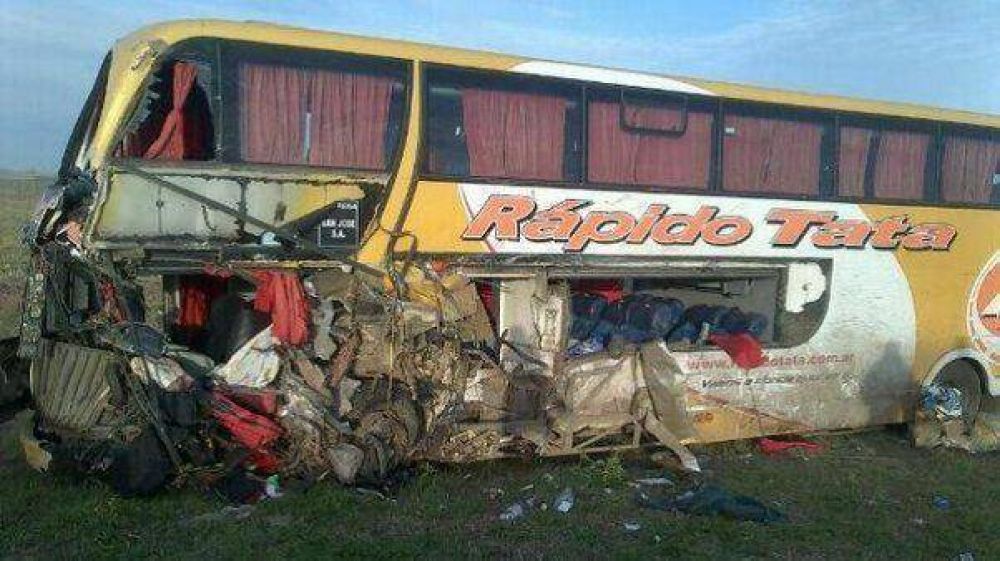 Tr�gico choque en Santa Fe: cuatro muertos y nueve heridos