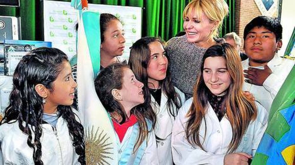 Karina Rabolini, otra pieza del kirchnerismo para apuntalar a su candidato