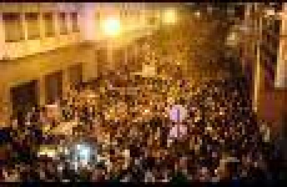 Vecinos y familiares de las v�ctimas de la explosi�n realizaron una marcha