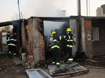 Siguen graves los ni�os rescatados del incendio