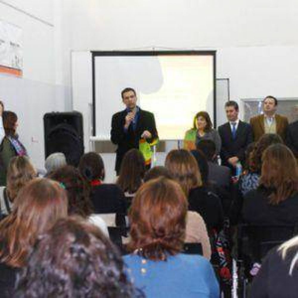 Capacitan a m�s de mil trabajadores del Registro de las Personas