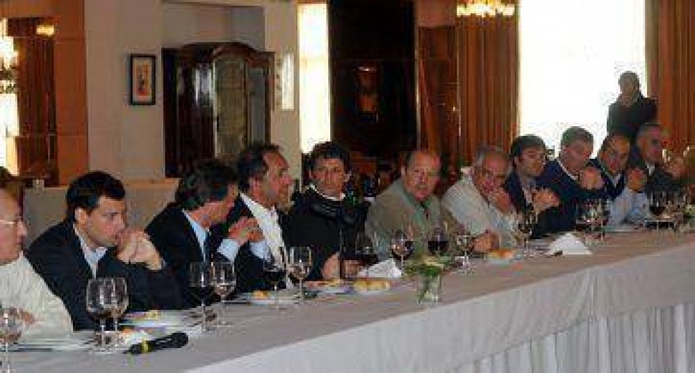Scioli, con 14 intendentes de la Quinta