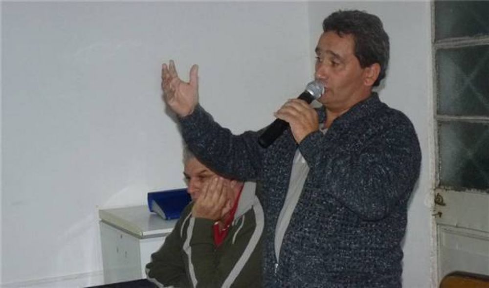 �Los empleados municipales no somos rehenes de los intendentes de turno�