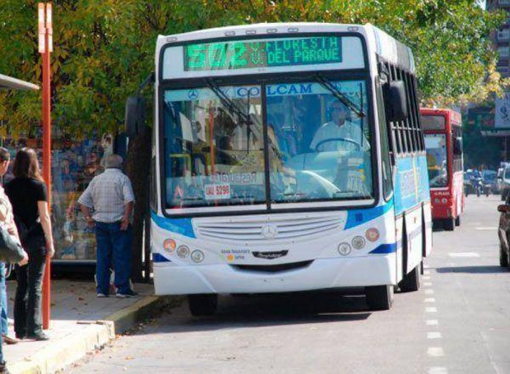 Presentan un proyecto que obliga a funcionarios p�blicos a viajar en colectivo