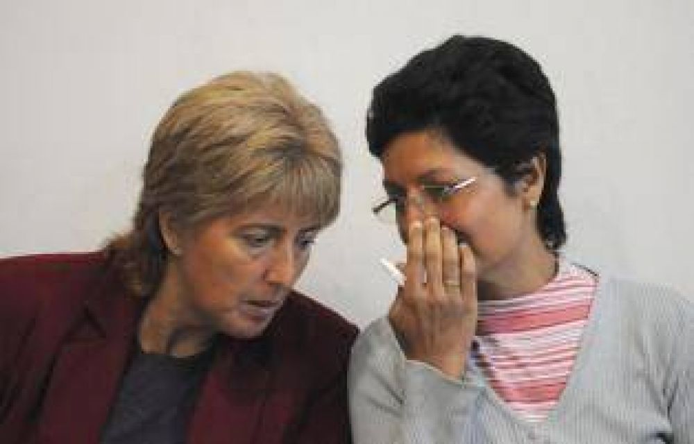Las ex novicias se casar�n dentro de la c�rcel