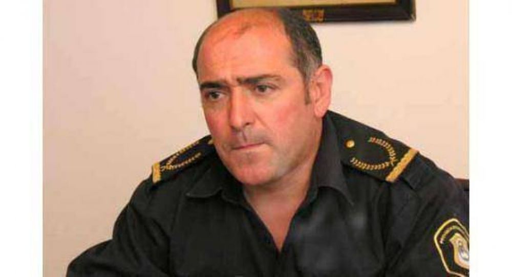 Dos choferes fueron detenidos acusados de robar dinero a una pasajera tras abrirle el equipaje