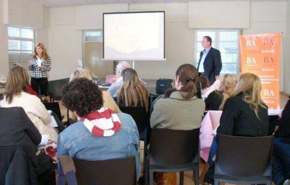Salud capacit� en manipulaci�n de alimentos a productores de Berisso