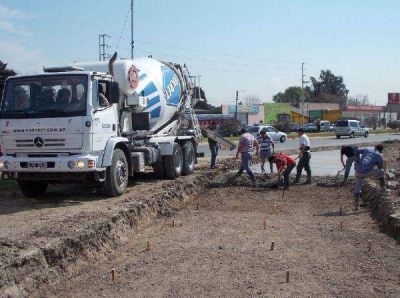 Arreglan pavimentos y nuevas obras