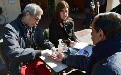 Contin�an los controles gratuitos de glucemia en Guaymall�n - See more at: http://www.ciudadanodiario.com.ar/barrio-a-barrio/continuan-los-controles-gratuitos-de-glucemia-en-guaymallen.html#sthash.quRPPlWe.dpuf