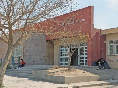 Alerta por robos a adolescentes en las cercan�as de los colegios