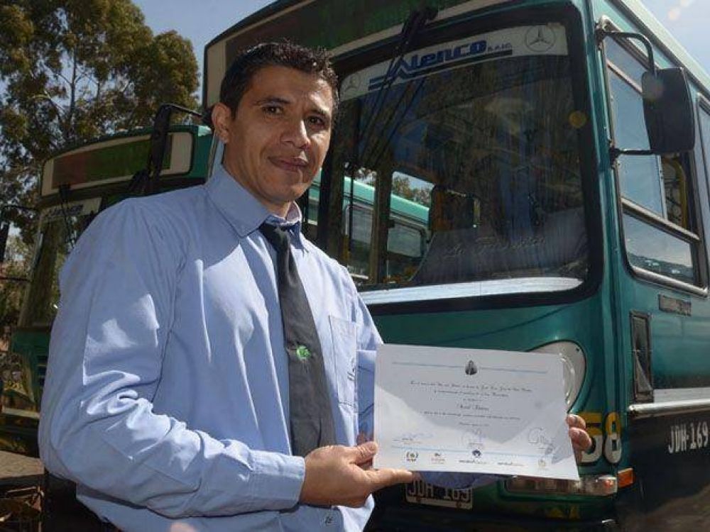 Reconocer�n al chofer del Grupo 5 que le salv� la vida a un beb�