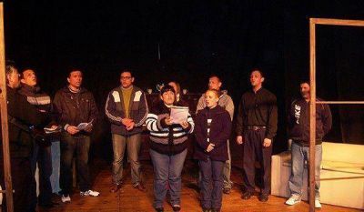Los internos de la Unidad 5 deslumbraron con teatro y canto