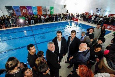 Massa inaugur� el quinceavo natatorio municipal de Tigre
