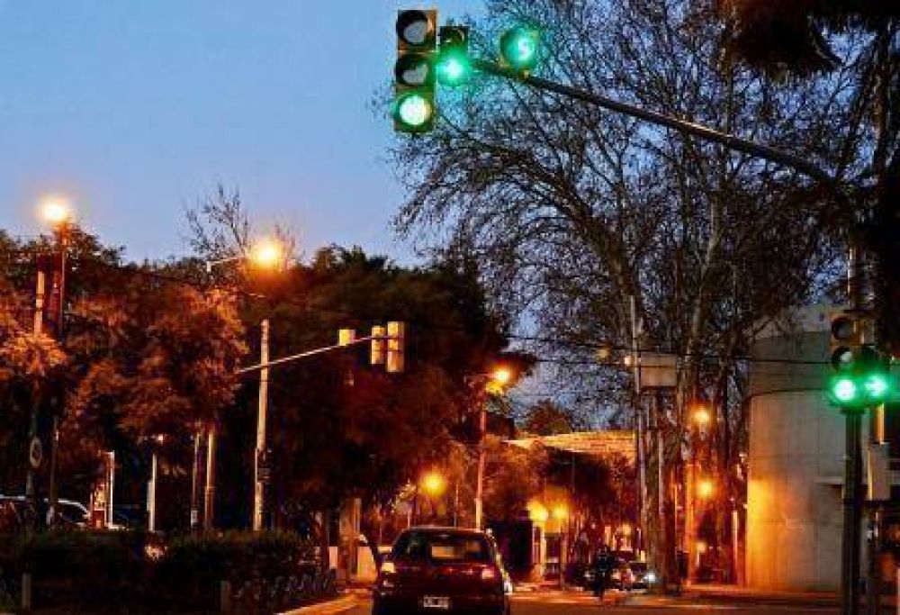 Nuevos sem�foros con tecnolog�a LED y contador num�rico, en las calles de San Fernando 