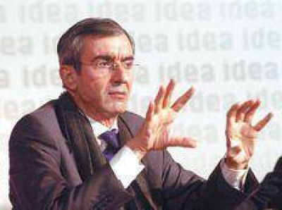Repudios y cr�ticas a Nelson Castro