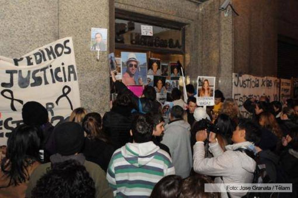Vecinos y familiares de las v�ctimas de la explosi�n realizaron una marcha