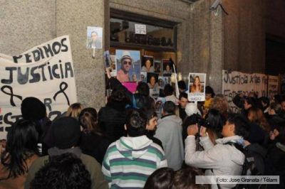 Vecinos y familiares de las v�ctimas de la explosi�n realizaron una marcha