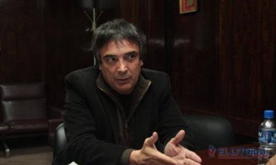 �La gente debe entender que si se muere Colombi los sueldos se pagar�n igual�