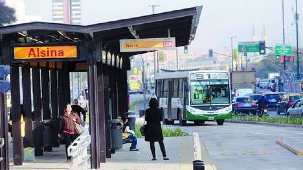 A un mes del Metrobus creci� hasta 15% el total de usuarios