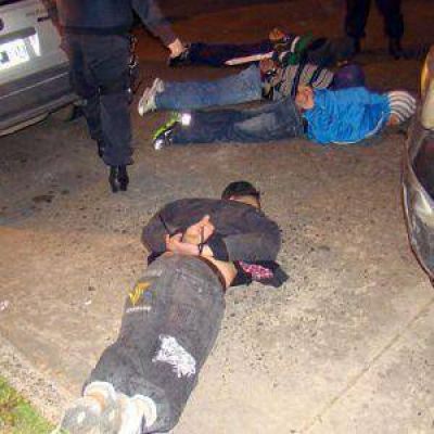 Roban un supermercado y escapan en un auto: cayeron