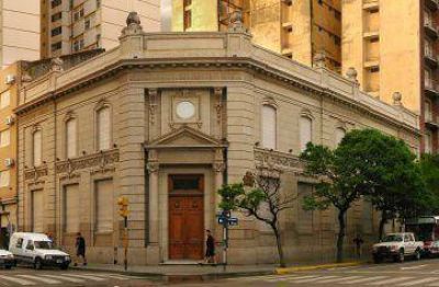 Quiere su banca de edil porque est� aburrido