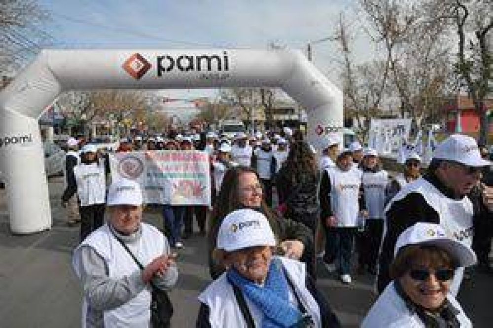 Caminata y mateada para los abuelos