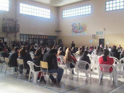 En el Industrial 4 siguen movilizados por refacciones edilicias