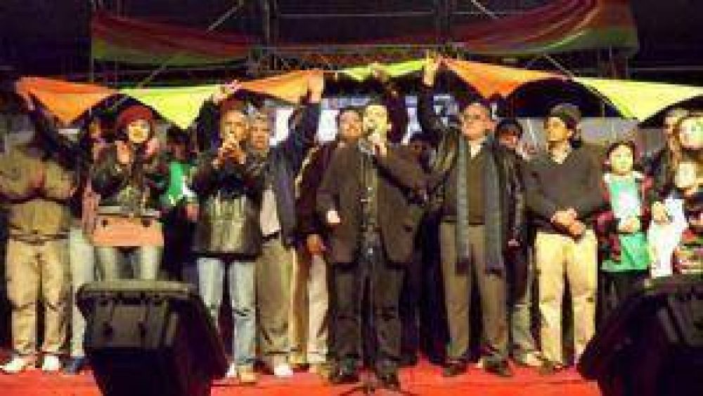 Alfredo G�mez present� a VOS como alternativa de �esperanza, fe e ilusi�n�