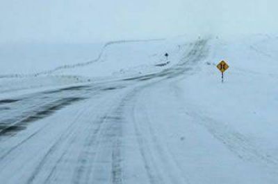 CORTARON AL TR�NSITO LA RUTA 3 ENTRE COMODORO Y TRELEW POR PRESENCIA DE HIELO Y VIENTO BLANCO