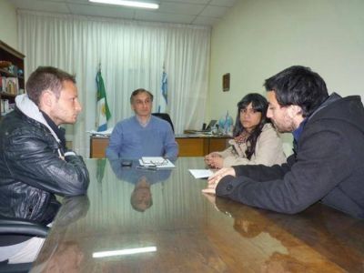 Soto, junto a j�venes, promueve la creaci�n de centros estudiantiles