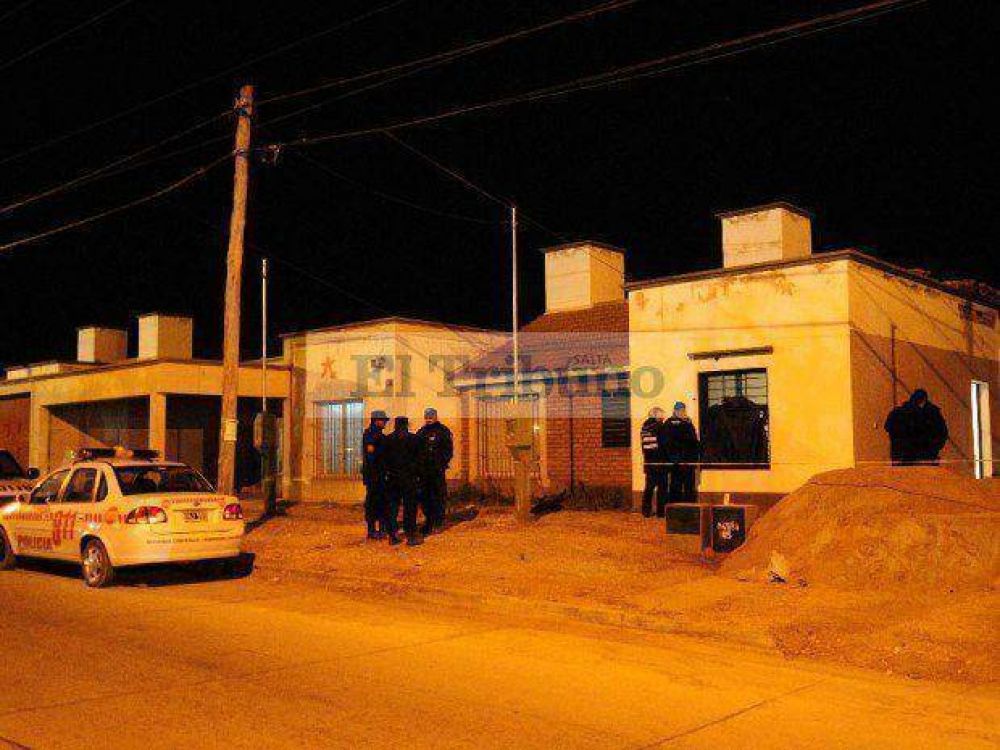 Un ladr�n muri� atrapado entre las rejas en una casa del barrio El Huaico