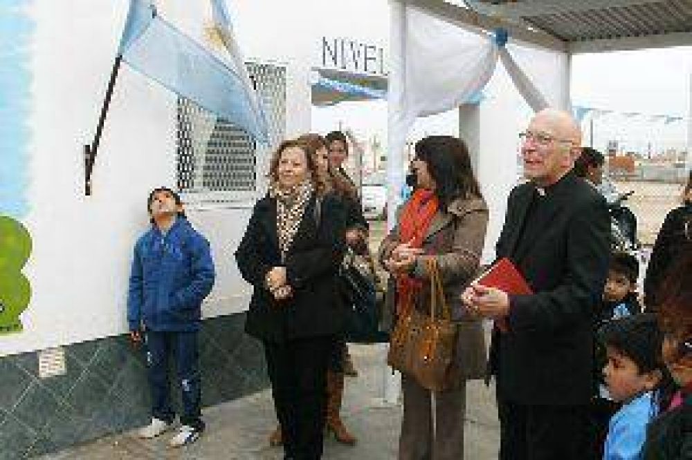 El papa Francisco bendijo a los chicos de un jard�n de infantes de la ciudad capital
