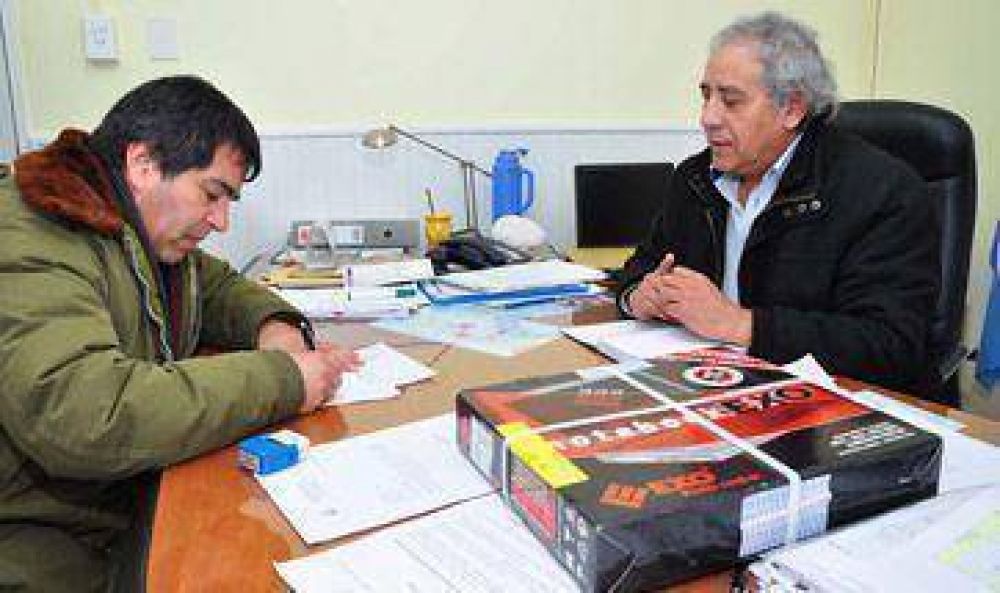 Entregan computadoras para los Servicios de Protecci�n de Derechos