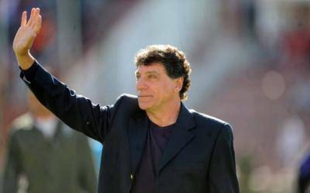 Tras los malos resultados, Brindisi dej� de ser el t�cnico de Independiente