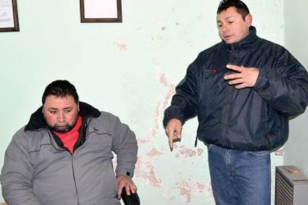 Cinco veh�culos policiales retenidos en un taller por falta de pago