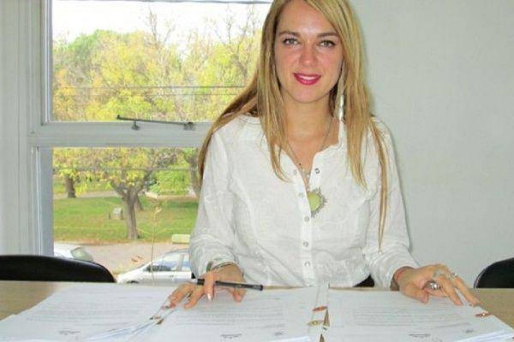 La Defensora D�az se reuni� con el ministro Mango