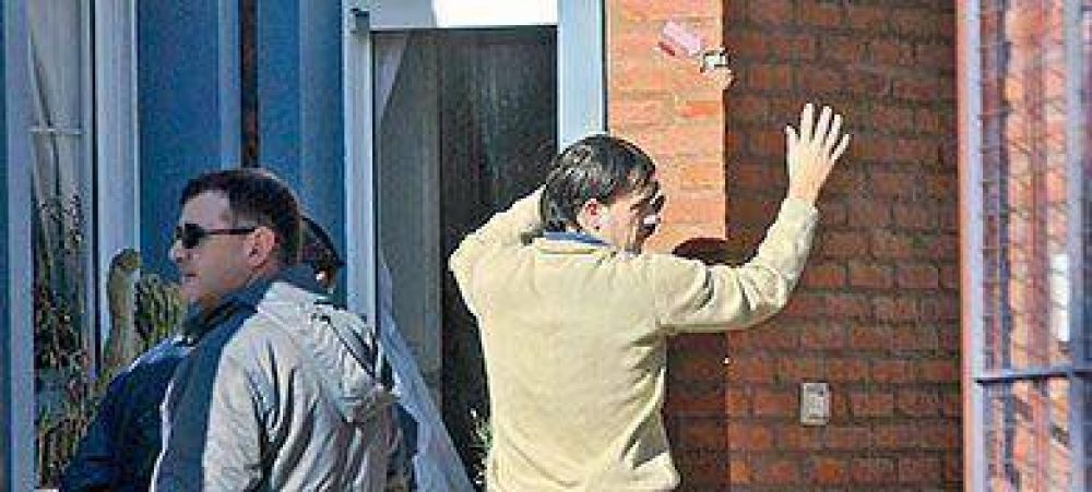 Una casa apareci� baleada en Villa Santill�n 