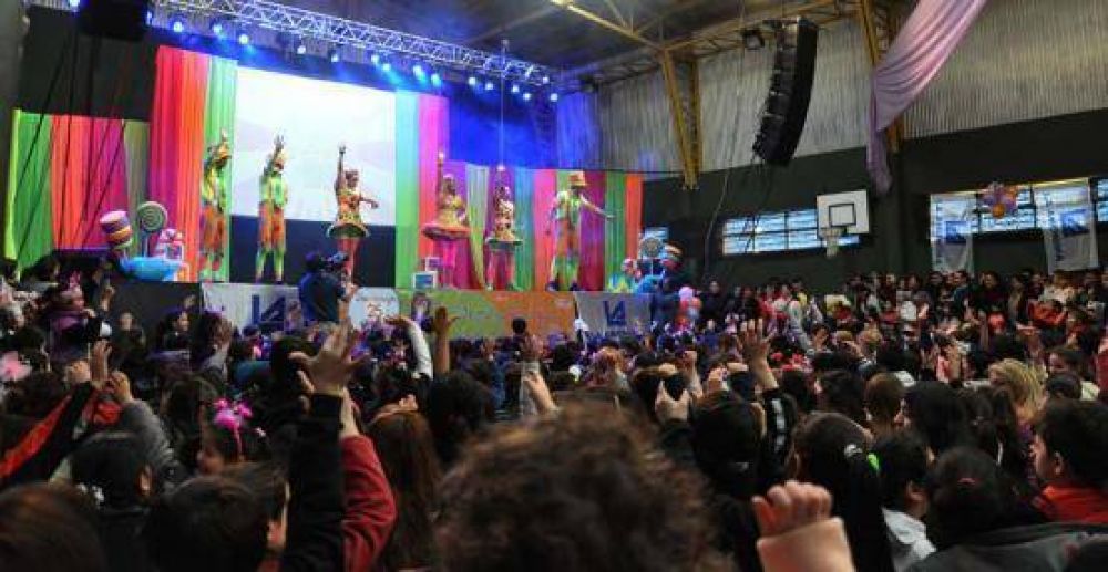 Con tres funciones repletas, se present� en R�o Gallegos �Panam y El Circo�
