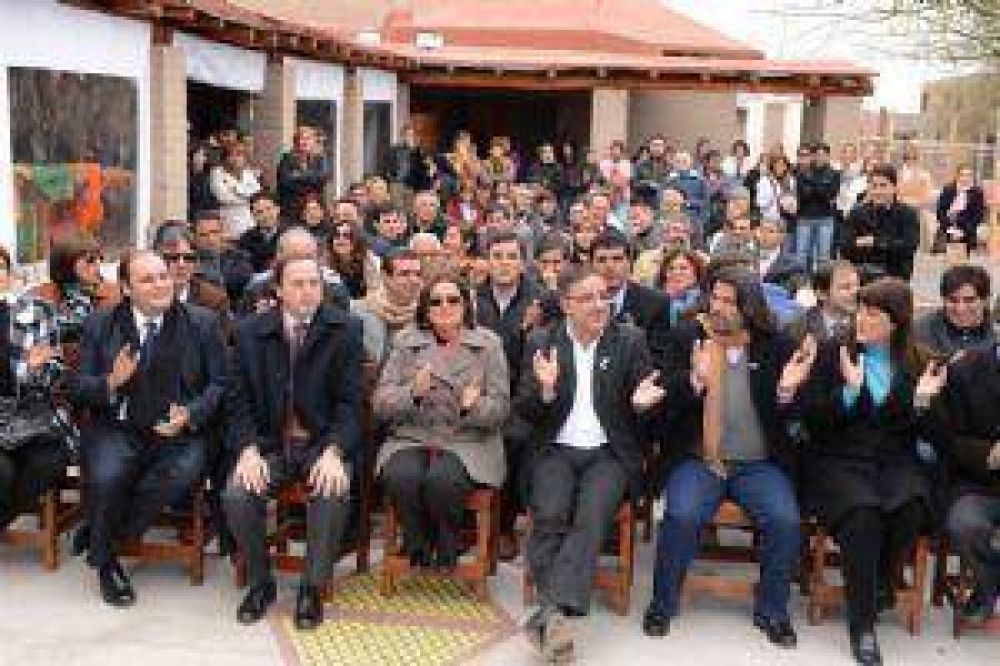 Celebraci�n por 192 a�os de Autonom�a