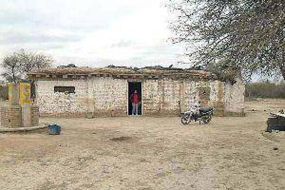 Sin pronunciar palabra lleg� a Tribunales el "monstruo" que viol� 20 a�os a su hijastra