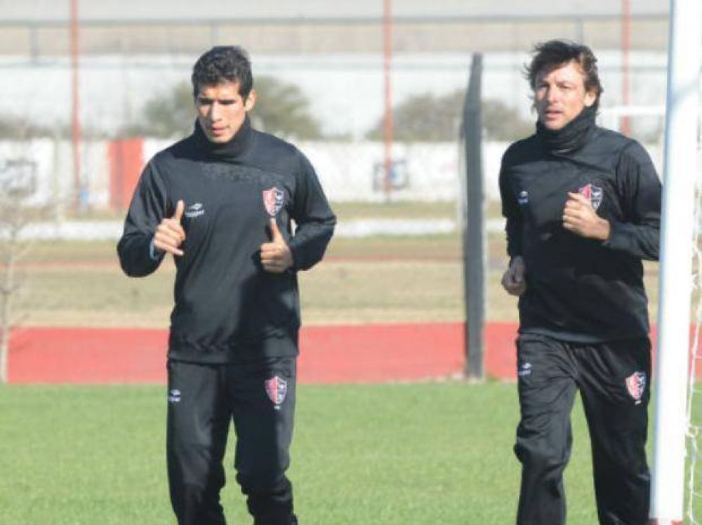 Berti va recuperando soldados para el partido pendiente contra el Lobo platense