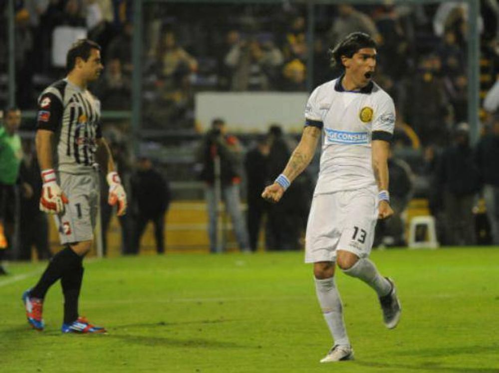Abreu: "Fue una noche especial, el grito de gol generalizado es emocionante"