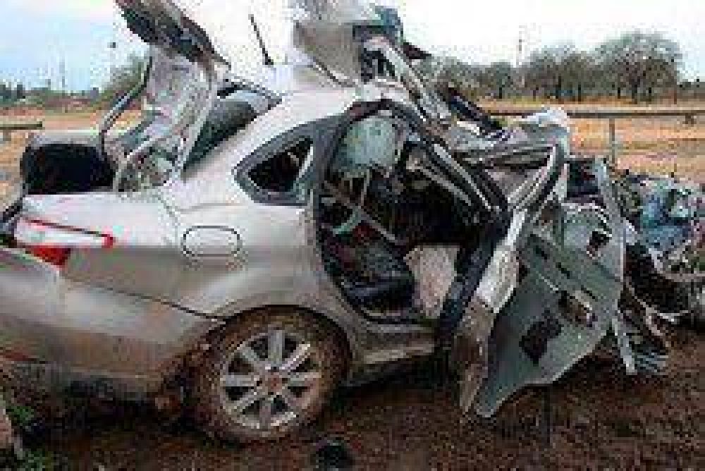 San Mart�n: Cuatro muertos en tremendo choque en Ruta 90