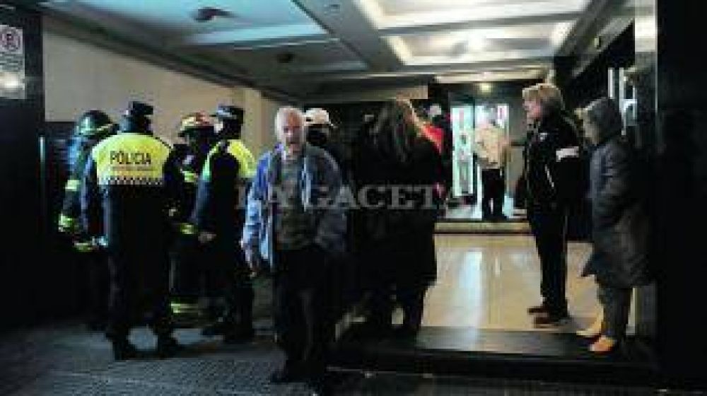 Por problemas en la caldera, el edificio vibr� dos veces y cortaron el gas para evitar una explosi�n