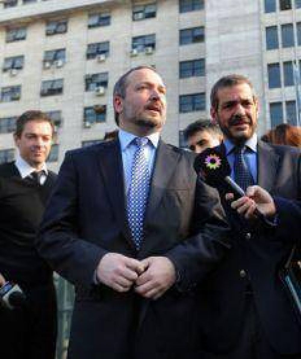 Respaldos antes de la audiencia por la Ley de Medios