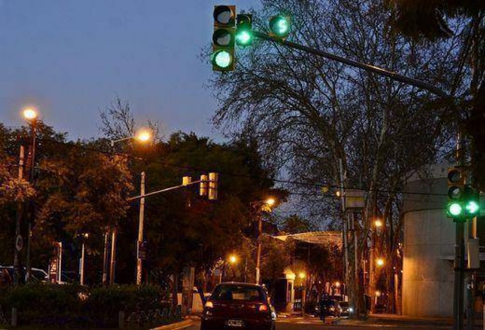 Nuevos sem�foros con tecnolog�a LED y contador num�rico