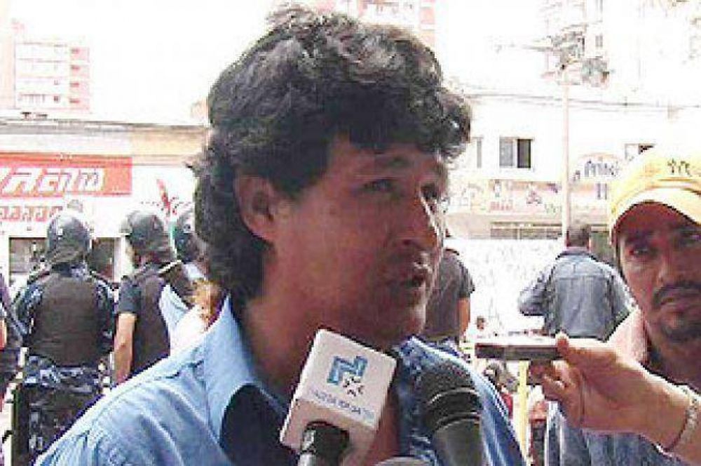 Tito L�pez: �Nos mandan materiales de tercera calidad y ellos cobran de primera�