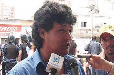 Tito L�pez: �Nos mandan materiales de tercera calidad y ellos cobran de primera�