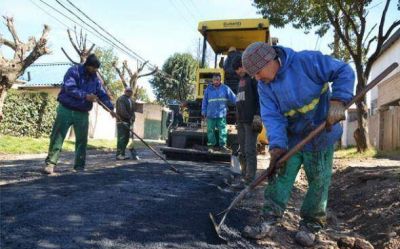 Extienden asfalto en el Barrio Toro y el centro de la localidad de Derqui