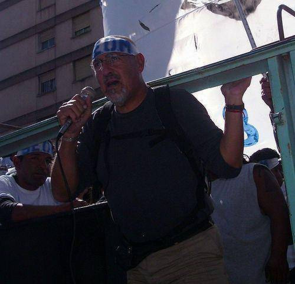 A cara descubierta, amenazaron de muerte a Santill�n y a su familia